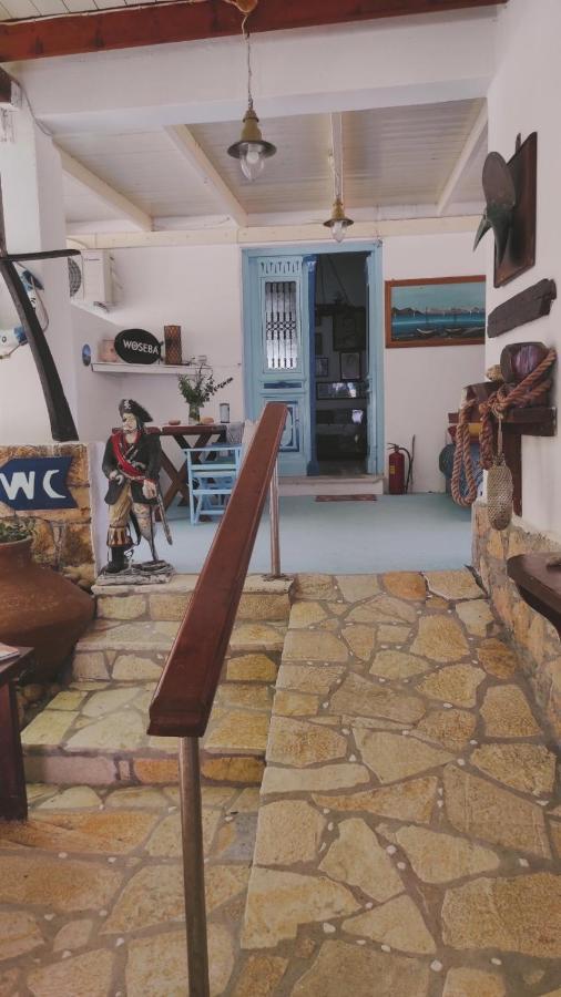 Pátmos Lampi'S Dolphinアパートホテル エクステリア 写真